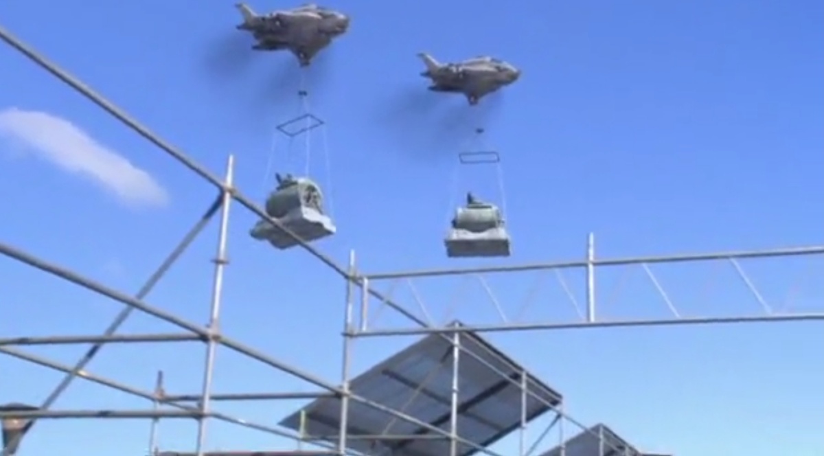 Это типа стройка, и не спрашивайте что они строят, и откуда у них это