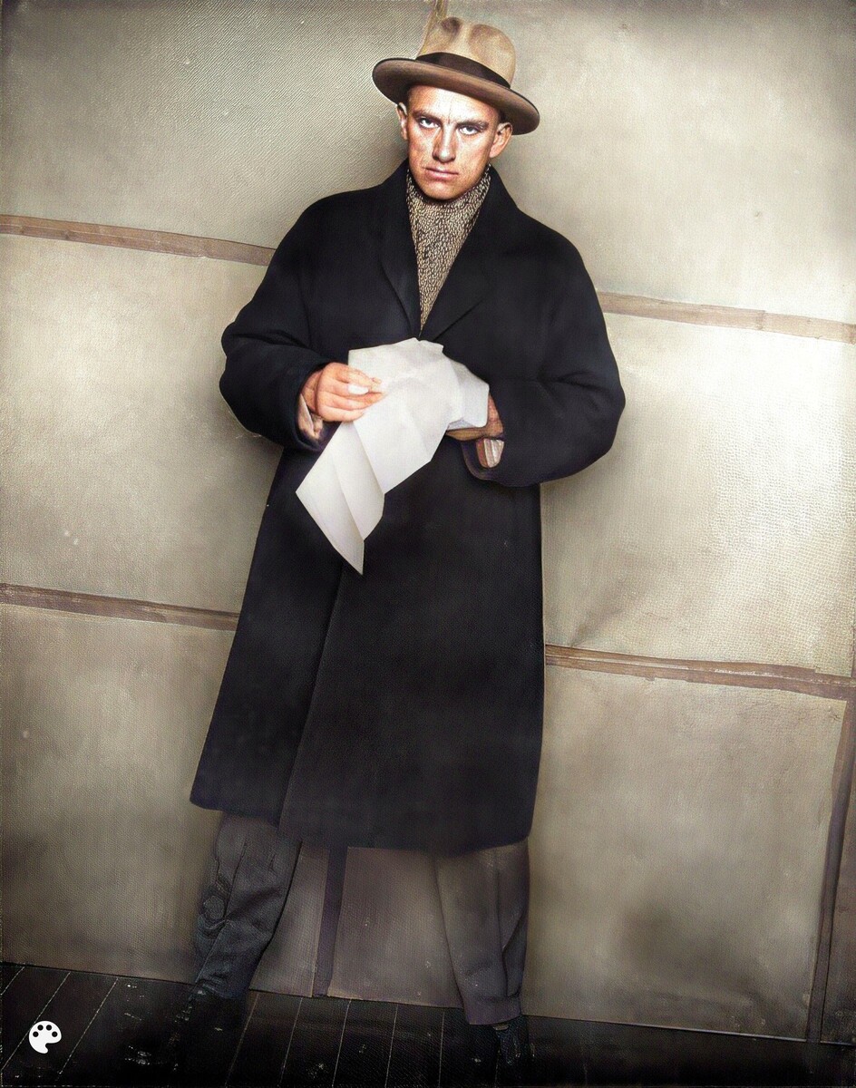 1924 - Владимир Маяковский в 31 год