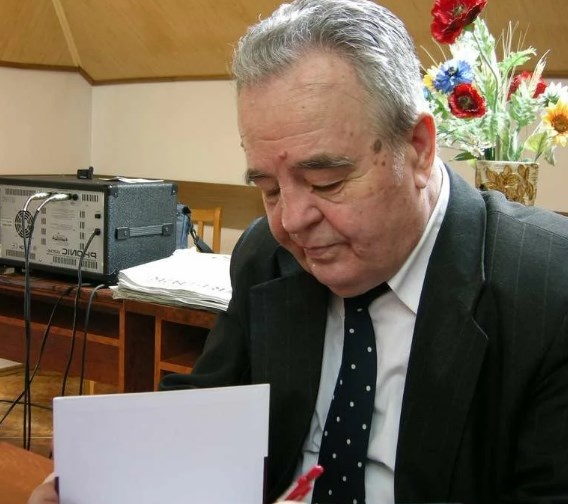 Автор одного из самых позорных псевдоисторических произведений на постсоветском пространстве. Сравните с первым фото.