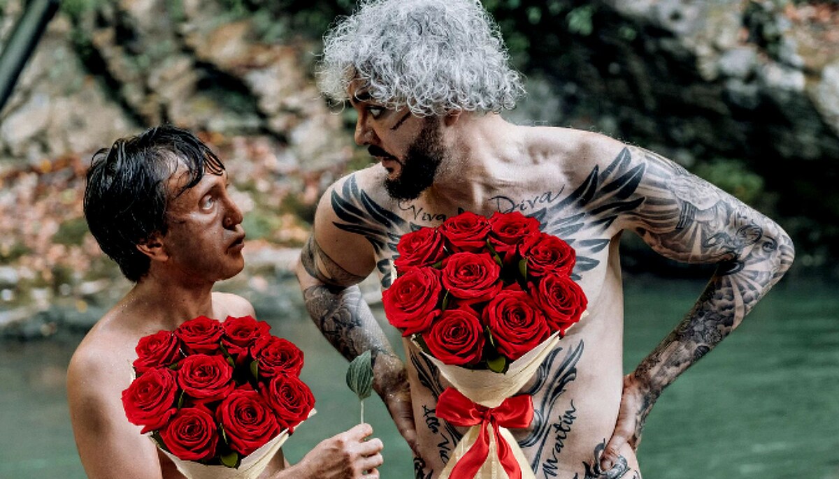 Новый торс, старый певец и странный юмор встретятся со зрителям в кинотеатре в День Святого Николая.