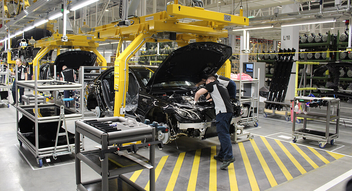 В России снова выпускают Mercedes-Benz. Источник иллюстрации - auto.ru