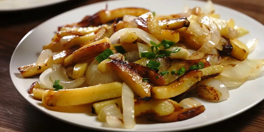 Жареная картошечка, которая не пригорит: секрет, которому меня научила еще бабушка