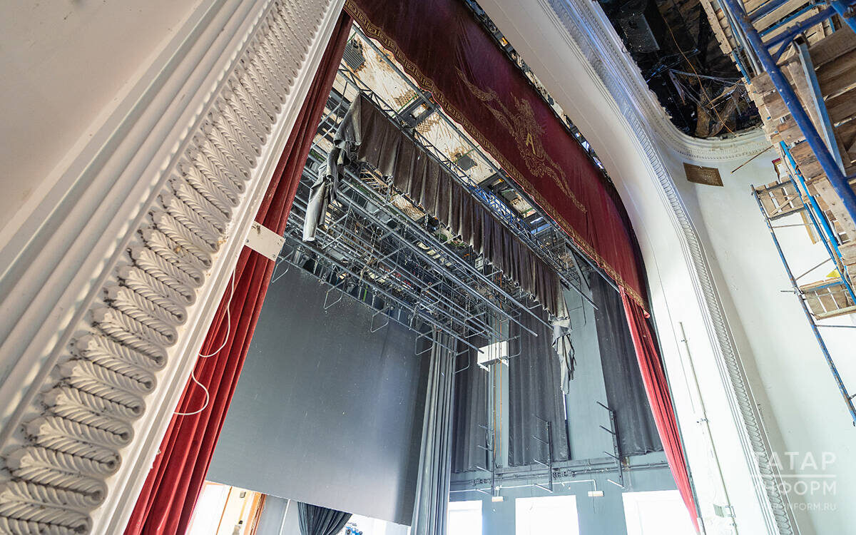 В июне 2022 года в казанском театре Алафузова на чердаке арт-резиденции «Созвездие-Йолдызлык» вспыхнул пожар. Фото: © Владимир Васильев / «Татар-информ»