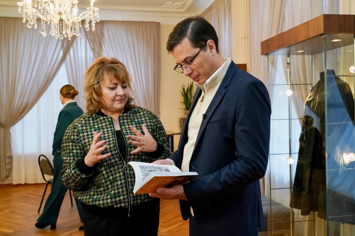    Мэр Юрий Шалабаев восхитился обстановкой XIX века