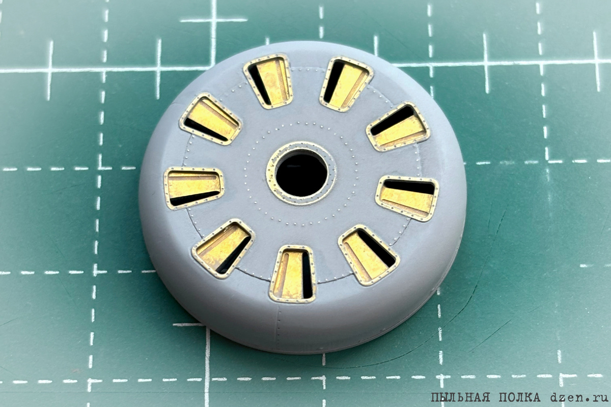 Облицовка капота раннего образца Э.В.М. RS 48089 для И-16 тип 5 1/48.