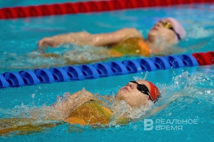 Главные надежды болельщиков СК «Синтез» будут связаны с плаванием на спине. Фото: Динар Фатыхов / realnoevremya.ru