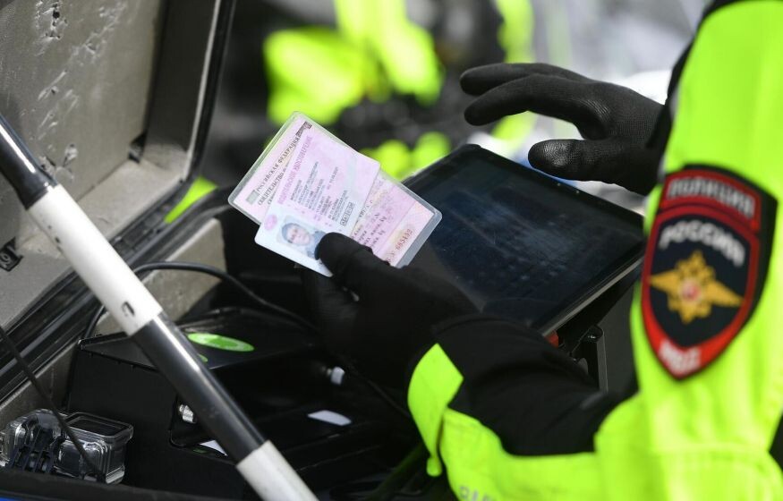    В РФ могут усложнить процедуру получения справки для водительских прав