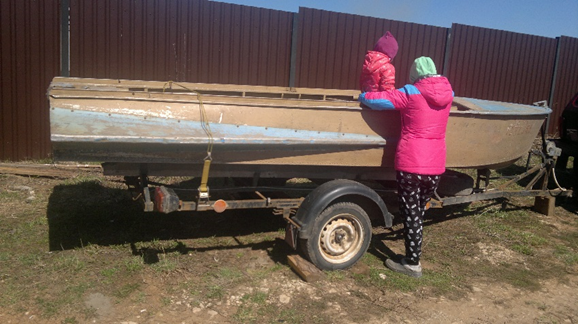 Притащил к дому