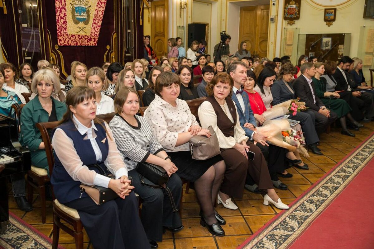  📷    Евгения Шевченко вручила премии правительства Оренбуржья в музейной сфере Белов Михаил Александрович