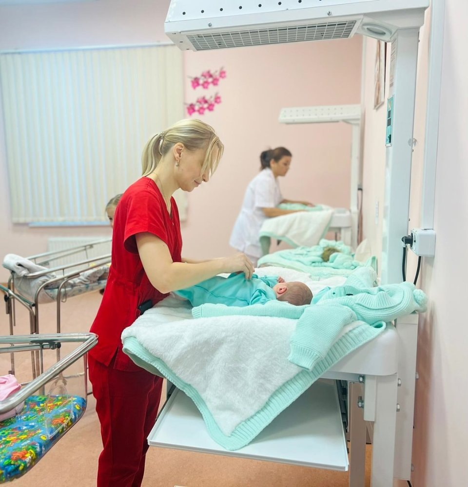    Четвертая тройня отправилась домой из Центра охраны материнства и детства в Сургуте