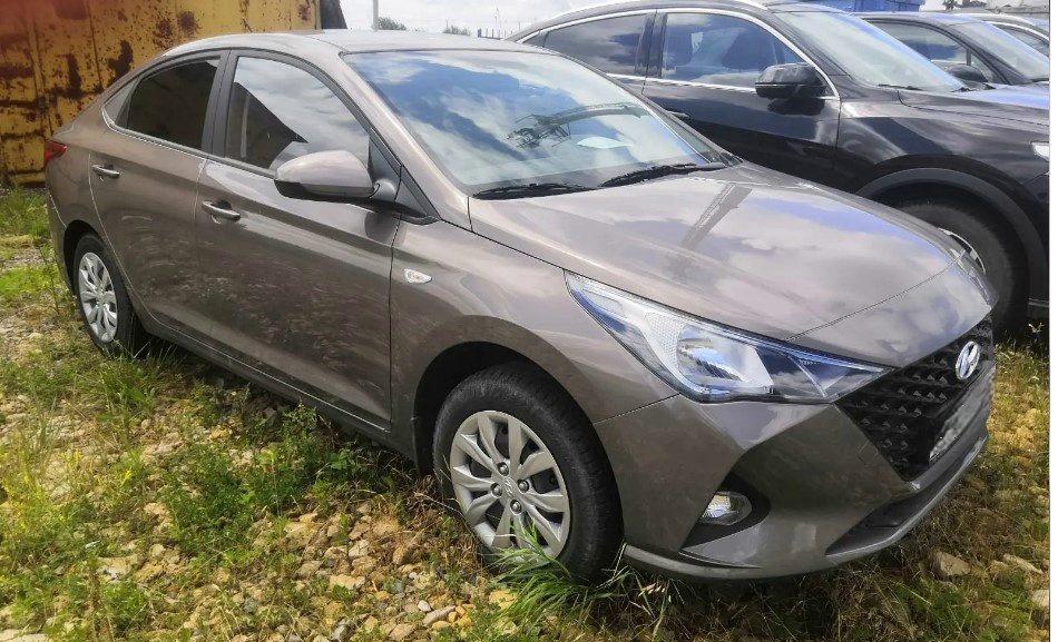 Многолетний бестселлер российского автомобильного рынка Хёнде Солярис и в нашем списке оказался самым доступным по цене и сумме лизингового аванса