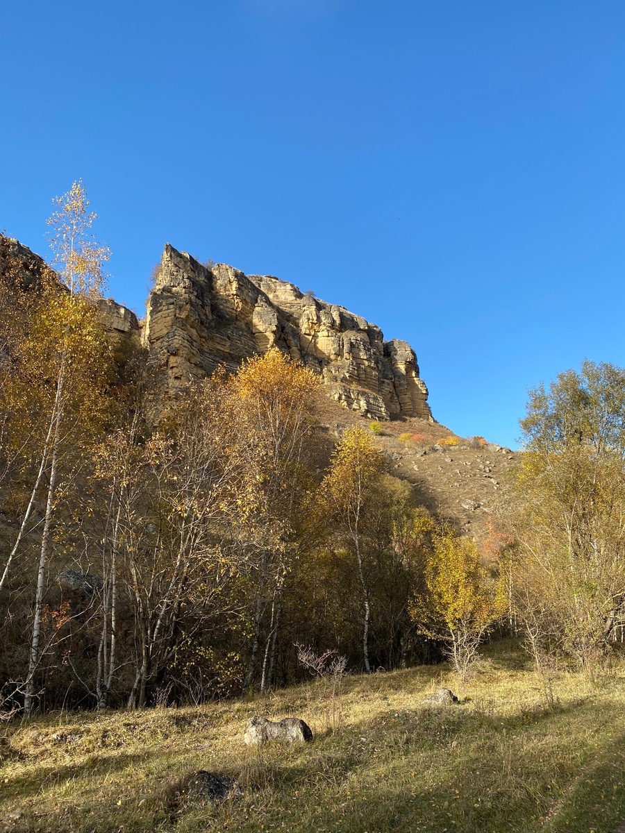 Скалы левого борта Березовской балки