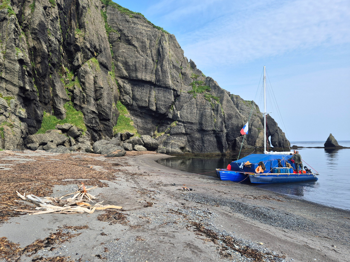 Остров Уруп, залив Наталии, бухта Ирины (фото Леонид Демидов).