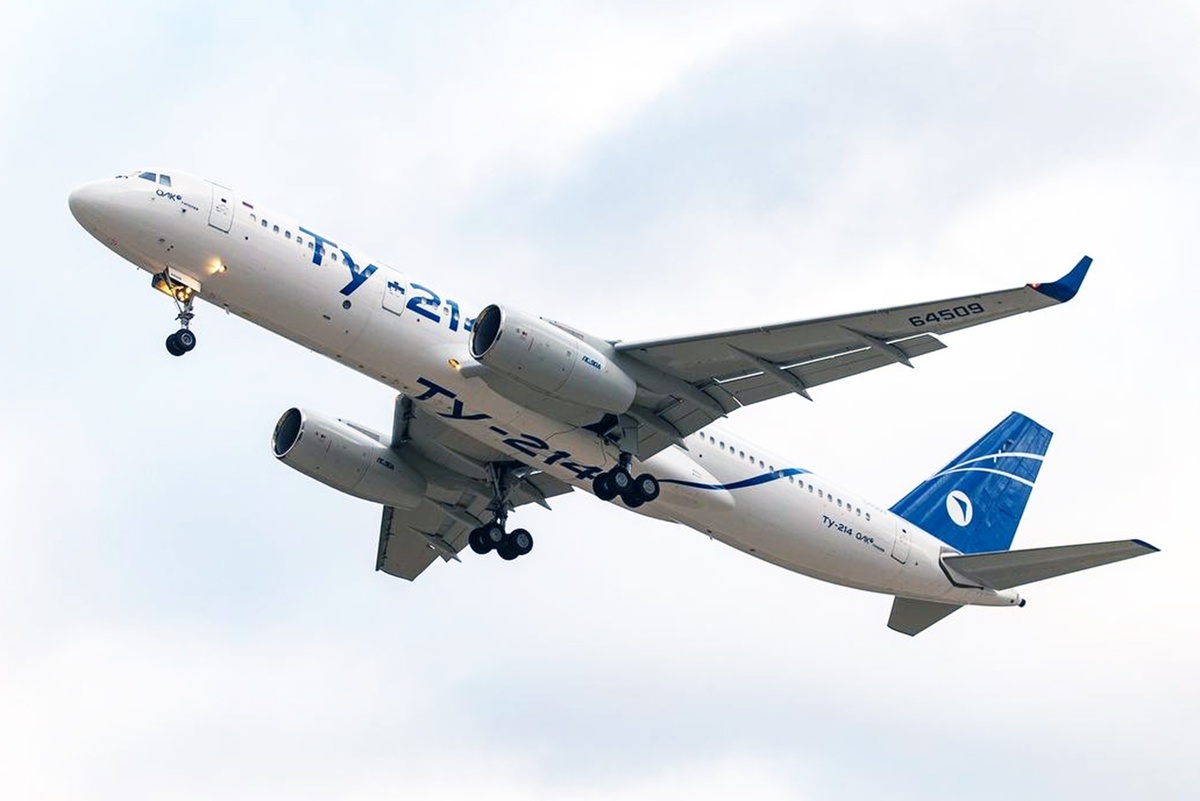    Полет продлился 1 час 10 минут, воздушное судно пилотировал экипаж АО "Туполев". Были выполнены проверки систем и бортового оборудования./telegram.org / ПАО "ОАК"