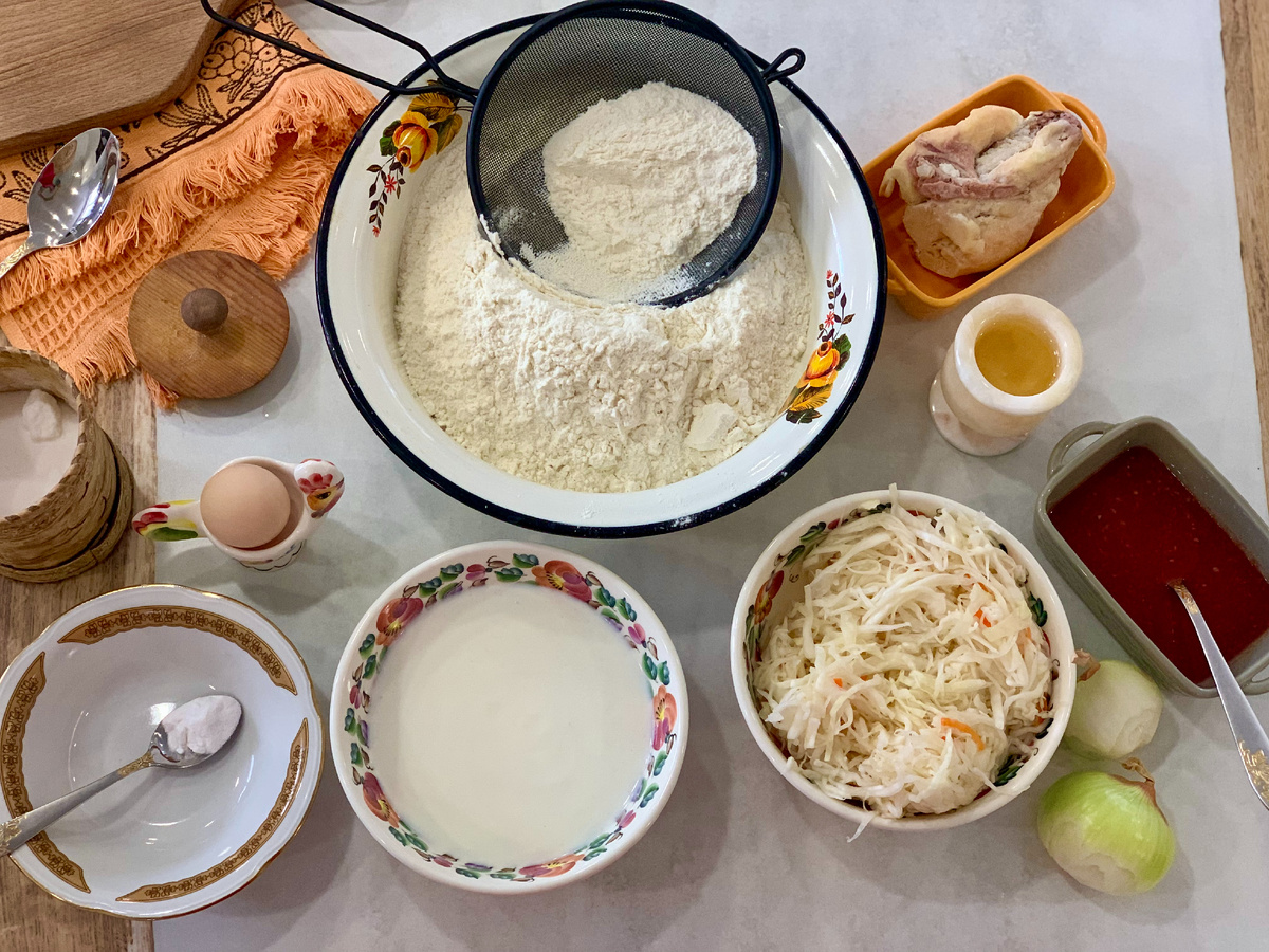 Продукты для вареников с квашеной капустой. Фото автора канала