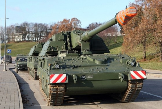    Немецкая гаубица PZH 2000