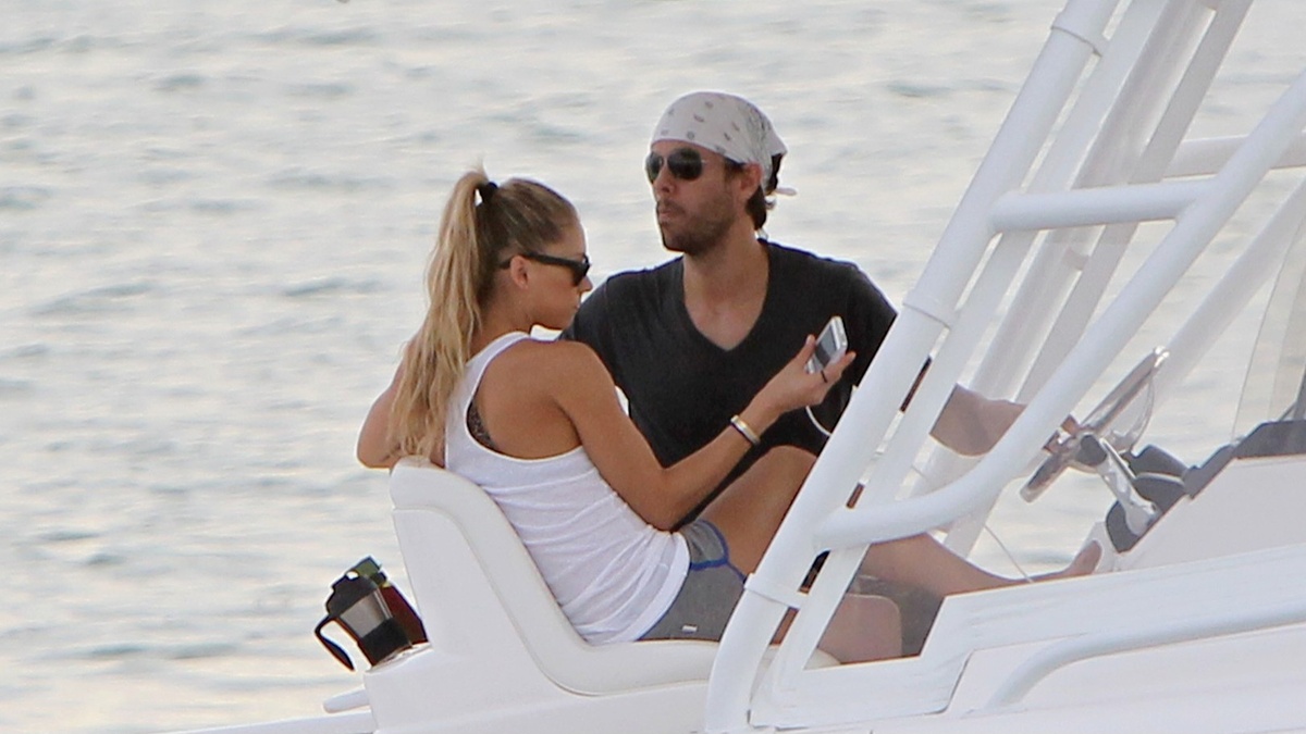 Но то, что объединяет Энрике и Анну – это реальная красота (несмотря на увеличивающийся возраст), подтянутость тела и общая тяга к максимальной сакрализации личной жизни...