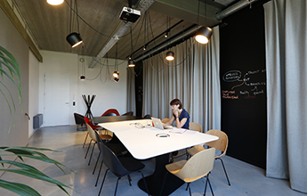 Улучшаем акустику пространства с помощью текстиля. Нашли лучшее решение