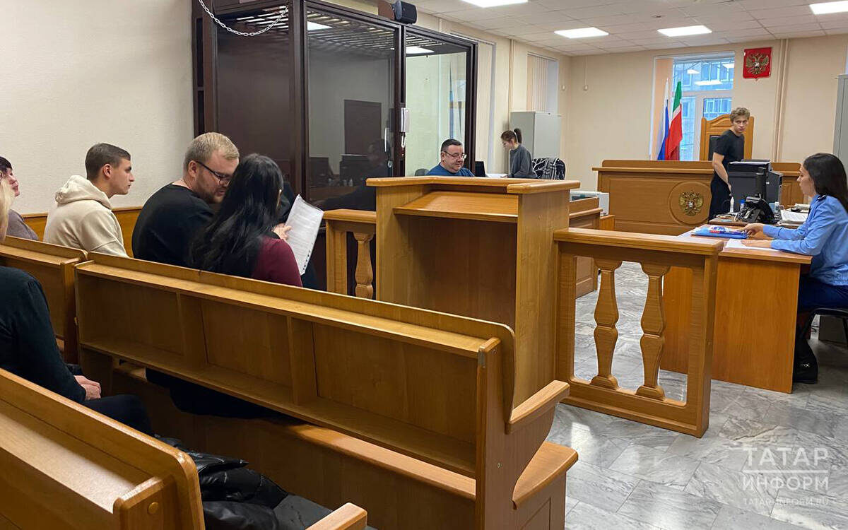 23-летний Артур Рашитов сегодня предстал перед судом по обвинению в совершении ДТП, в котором погиб человек. Фото: © Кирилл Гумиров / «Татар-информ»