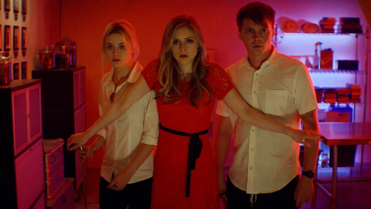 Кадр из фильма «Monster Party». Режиссер: Крис фон Хоффманн. Производство: Automatik Entertainment, Dark Web Productions, Defiant Studios, Exhibit, Kodiak Pictures