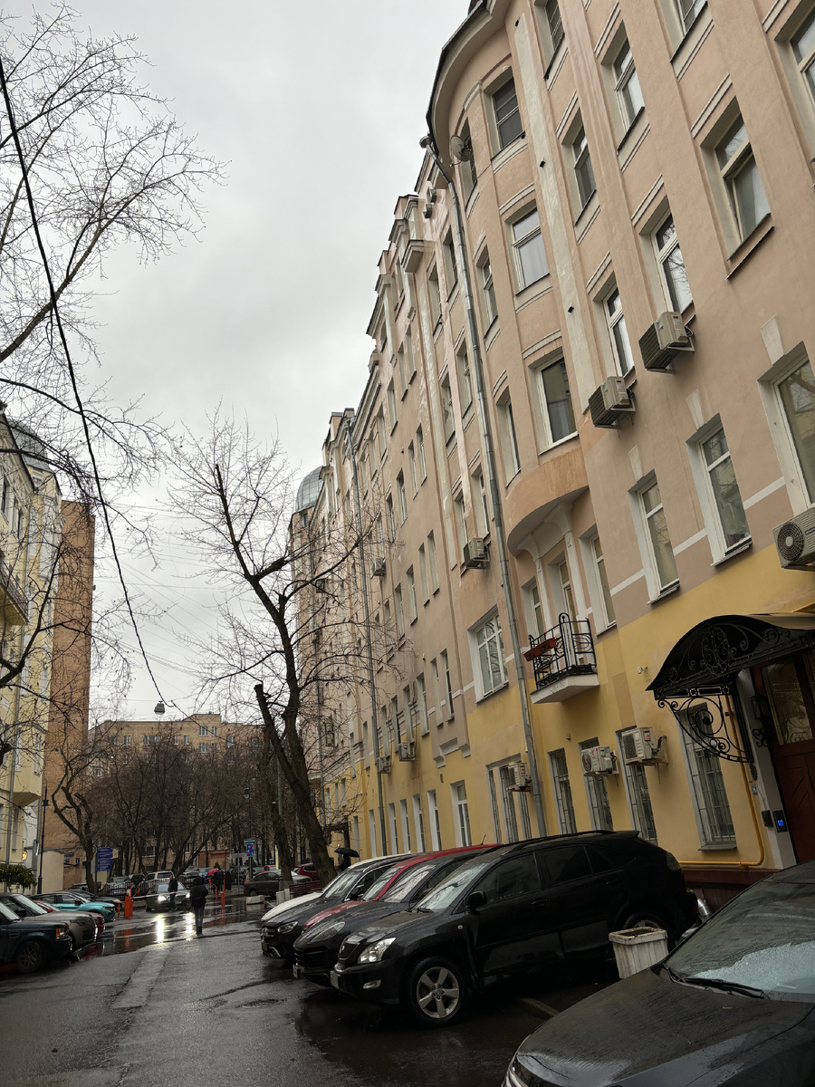 Фото автора. Архитектор - Нирнзее. Для каждого подъезда был отдельный проект 