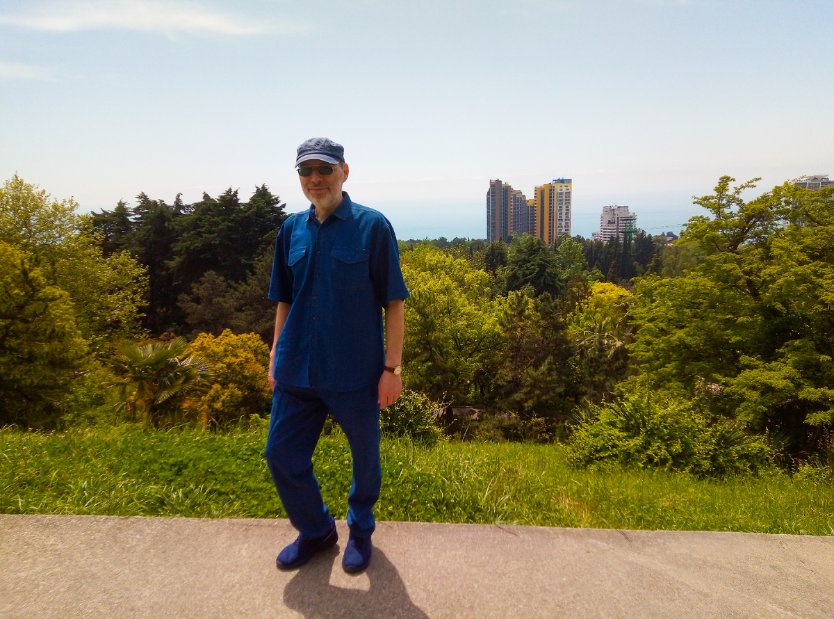 Дендрарий в Сочи, вид на Чёрное море с верхнего парка. Михаил Лекс — автор рассказа >>>