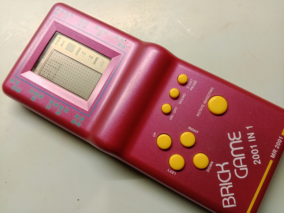 "Тетрис", который был выпущен ≈2000 году