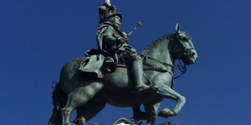 Памятник Жозе I на Praca do Comercia  в Лиссабоне. Фото автора