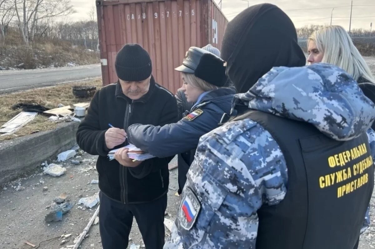    На Камчатке владельца снесенного кафе «Березка» обязали убрать мусор