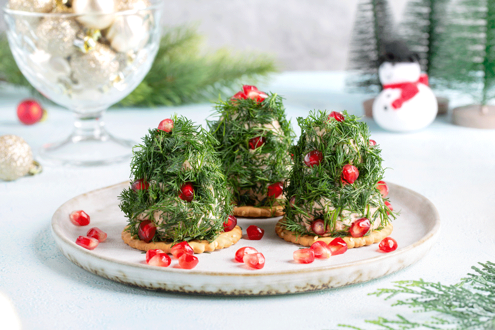    Это не просто оригинальная закуска, но и знак уважения главному цвету и стихии Нового 2025 года. / Фото: iStock