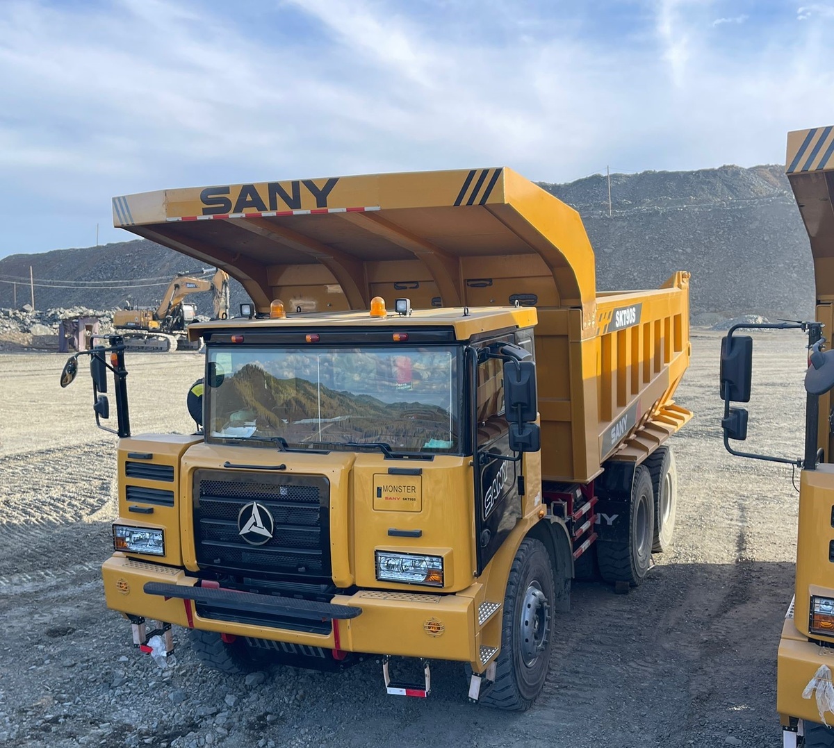 Карьерный самосвал SANY SKT90S
