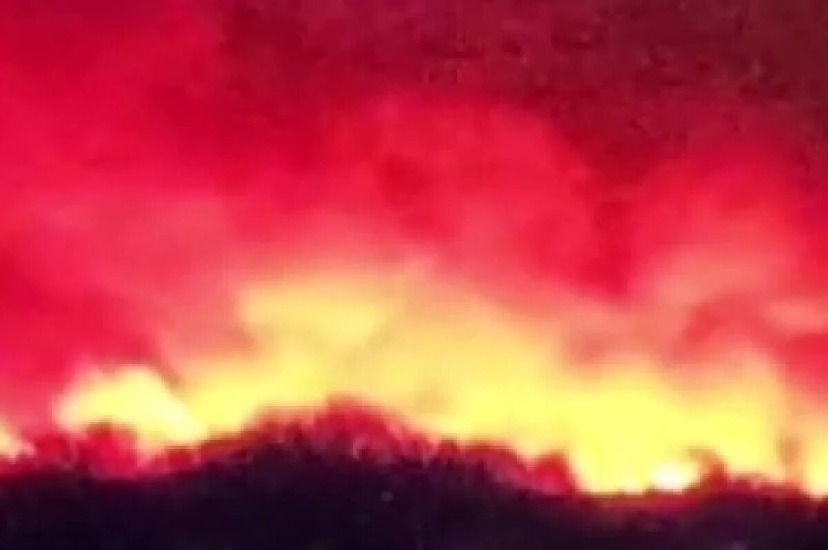    В Адыгее потушили пожар на полях площадью 300 квадратных метров