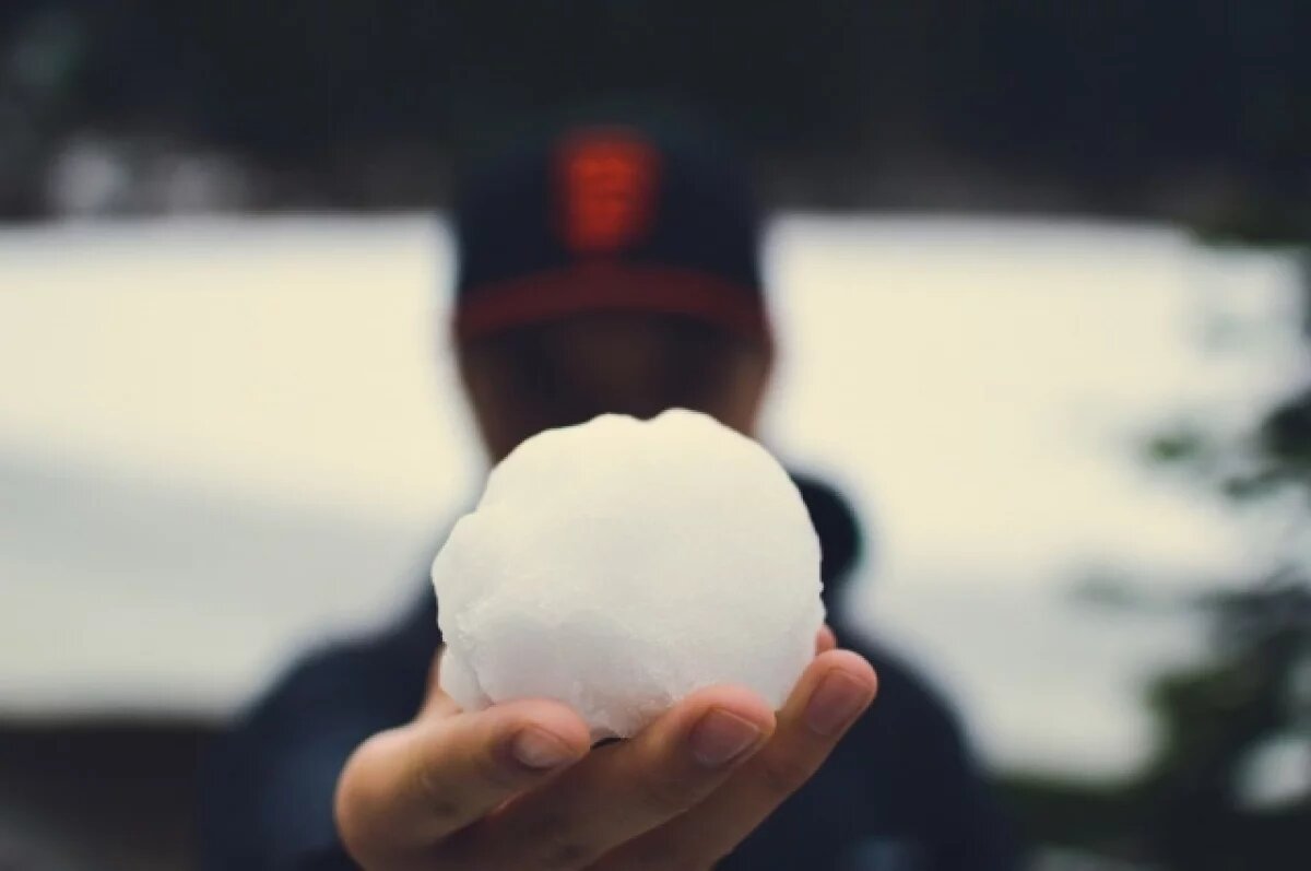    Новосибирский «Ромео» закидывает снежками окна своей бывшей