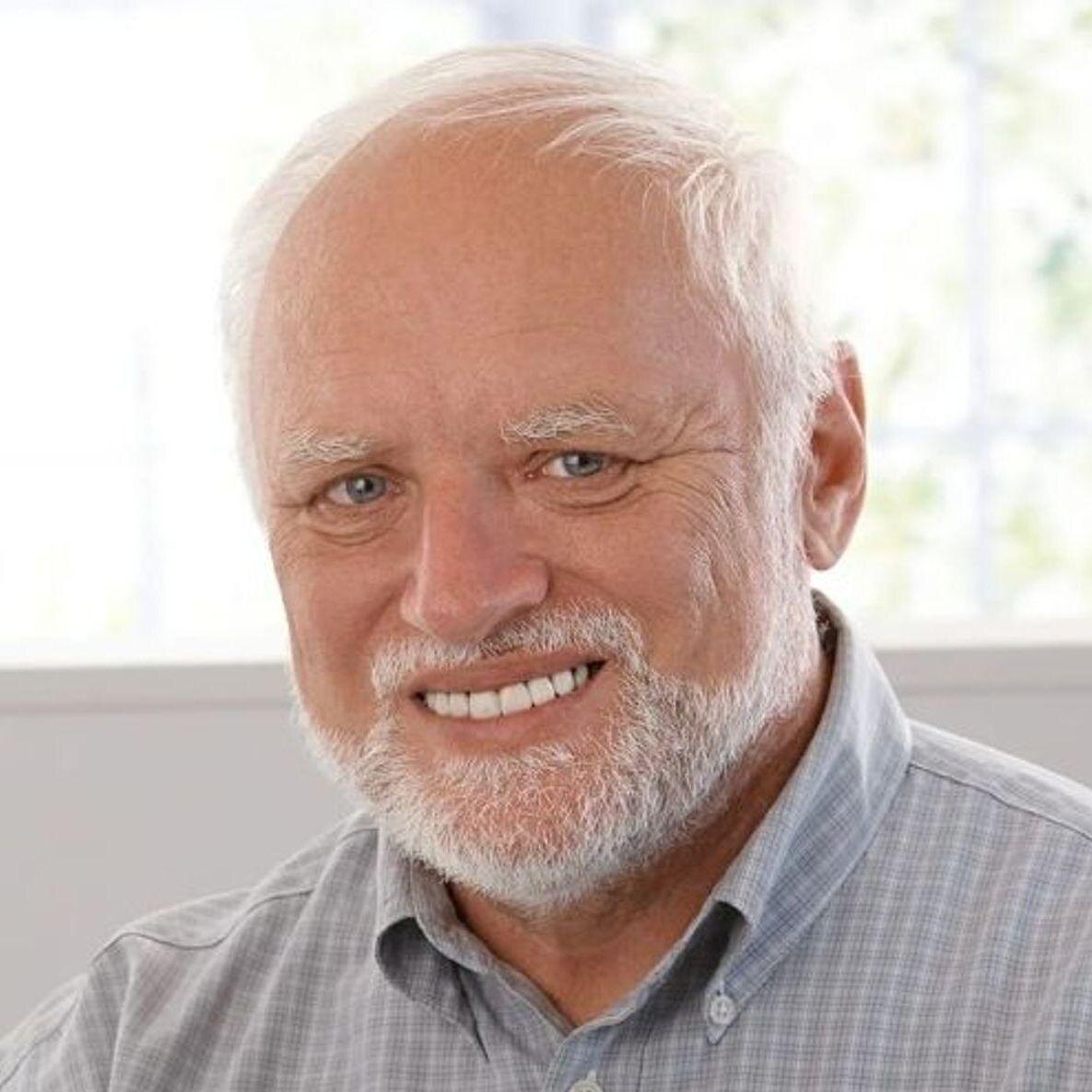 Гарольду тоже было грустно, но он  улыбался)