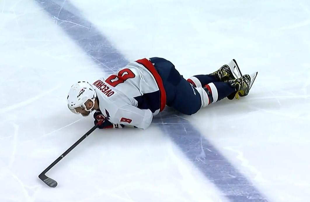 Травма заметно осложнила Александру Овечкину погоню за Уэйном Гретцки. Фото: НХЛ