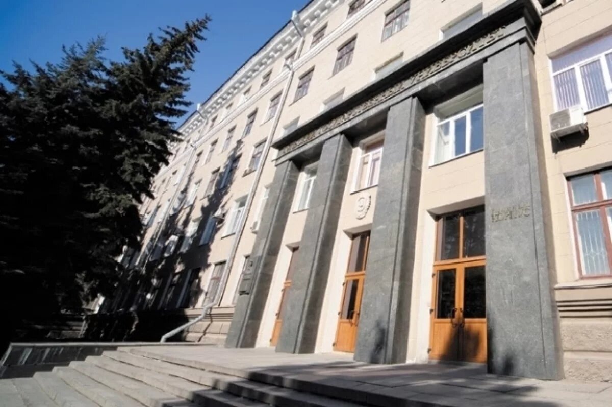    В корпусе Тульского госуниверситета отменили занятия из-за сорванной кровли