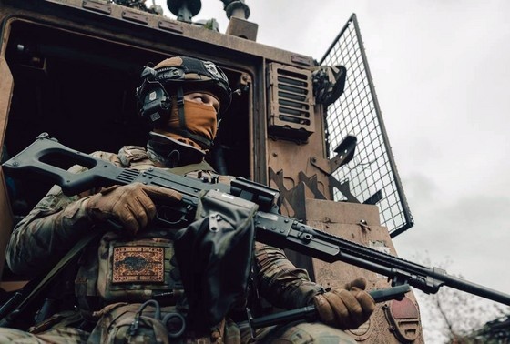    Солдат ВСУ в зоне боевых действий