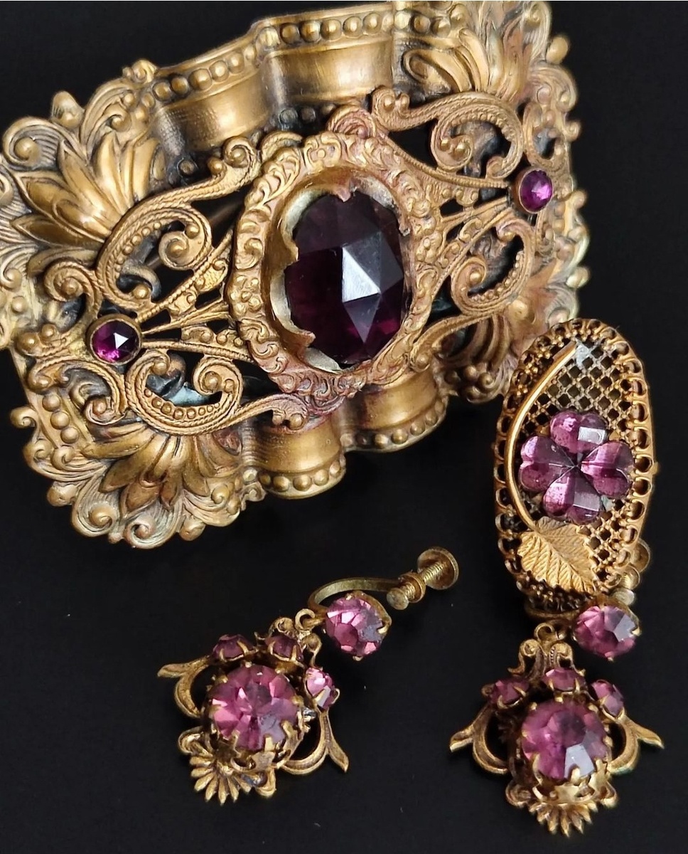 Антикварные украшения