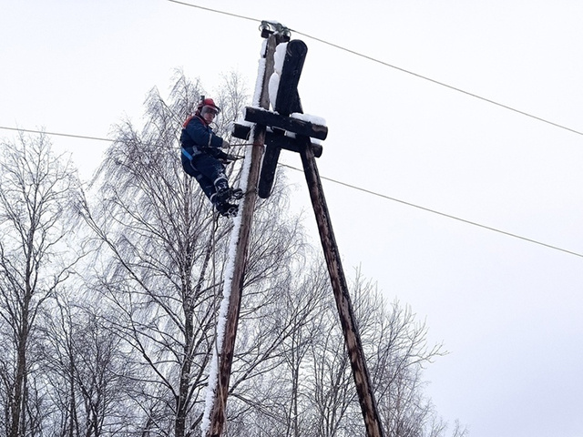 Из-за снежного шторма в Тверской области территории остались без света. Идет работа