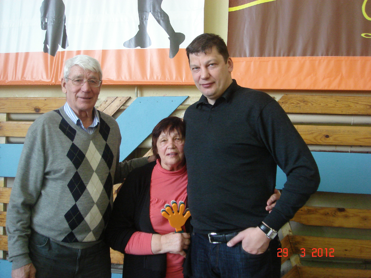 Юрий Иванович Панов с супругой Зинаидой Сергеевной и сыном Сергеем