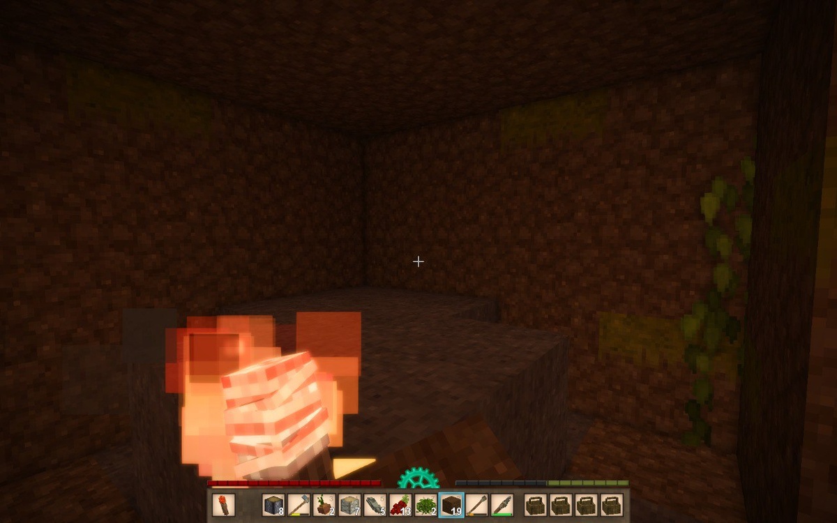 Внизу под лианой я выкопал блок и решил что сделаю тут яму для обжига. Ну а камни это стол) 