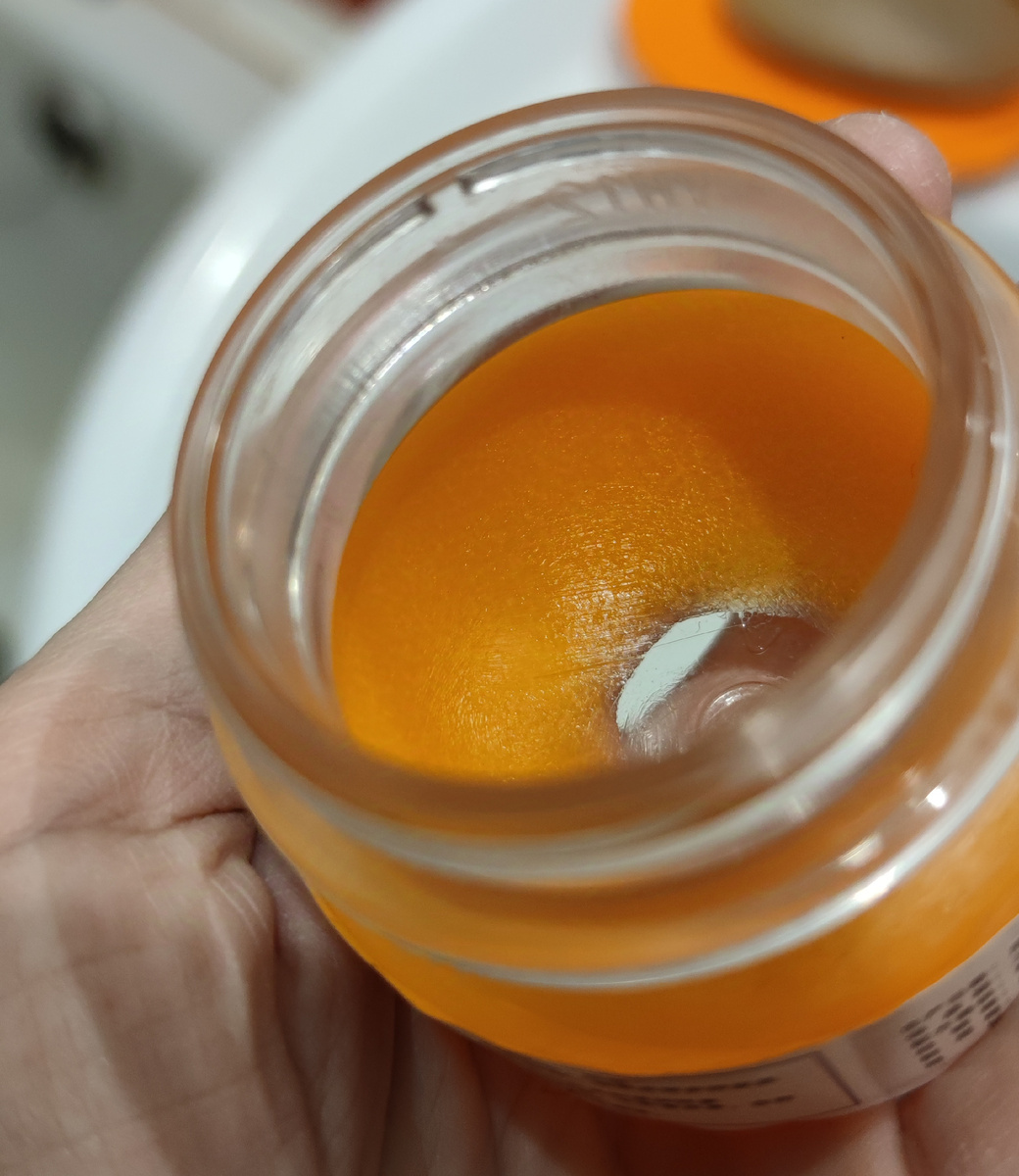 Расход мыла достаточно экономный, это мыло у меня давно, сколько им всего перемыто, не сосчитать. 