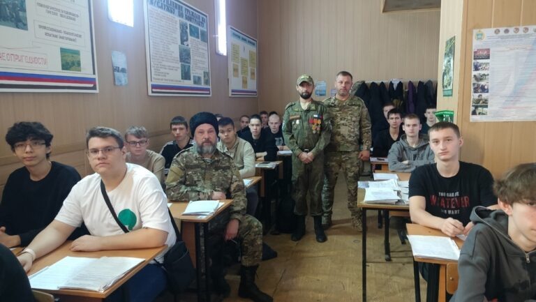    В Оренбурге казаки встретились с призывниками Вячеслав Войтин