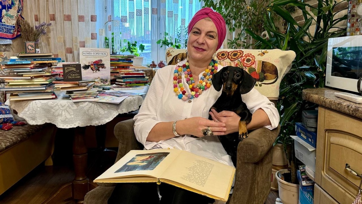 Коллекционер Анна Глазунова и её собака по кличке Гера