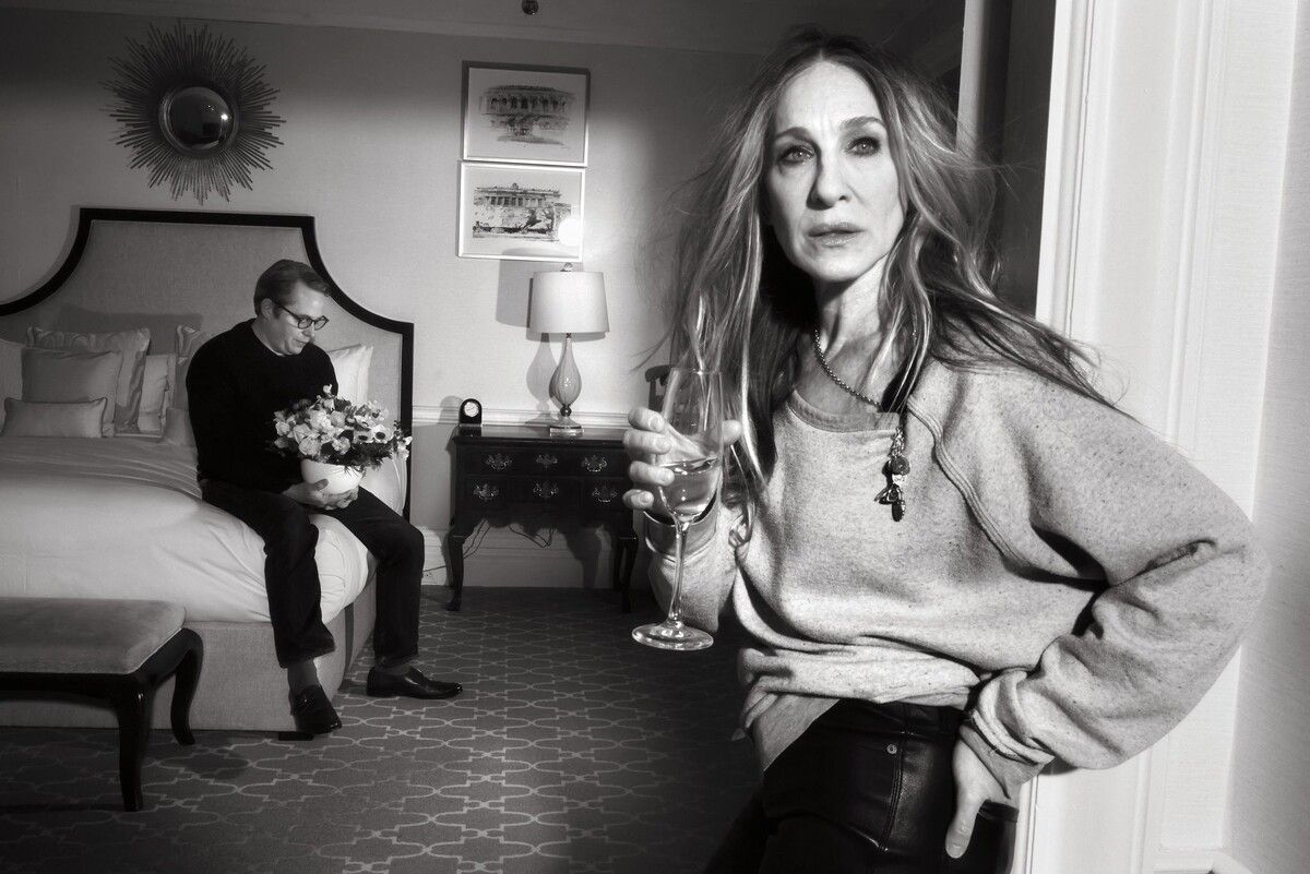 Мэтью Бродерик, походу, тоже не собирается съезжать и хочет наладить отношения. А Саре Джессике Паркер (судя по её лицу) вот этого как раз и не надо! Здесь и далее фото Энни Лейбовиц.