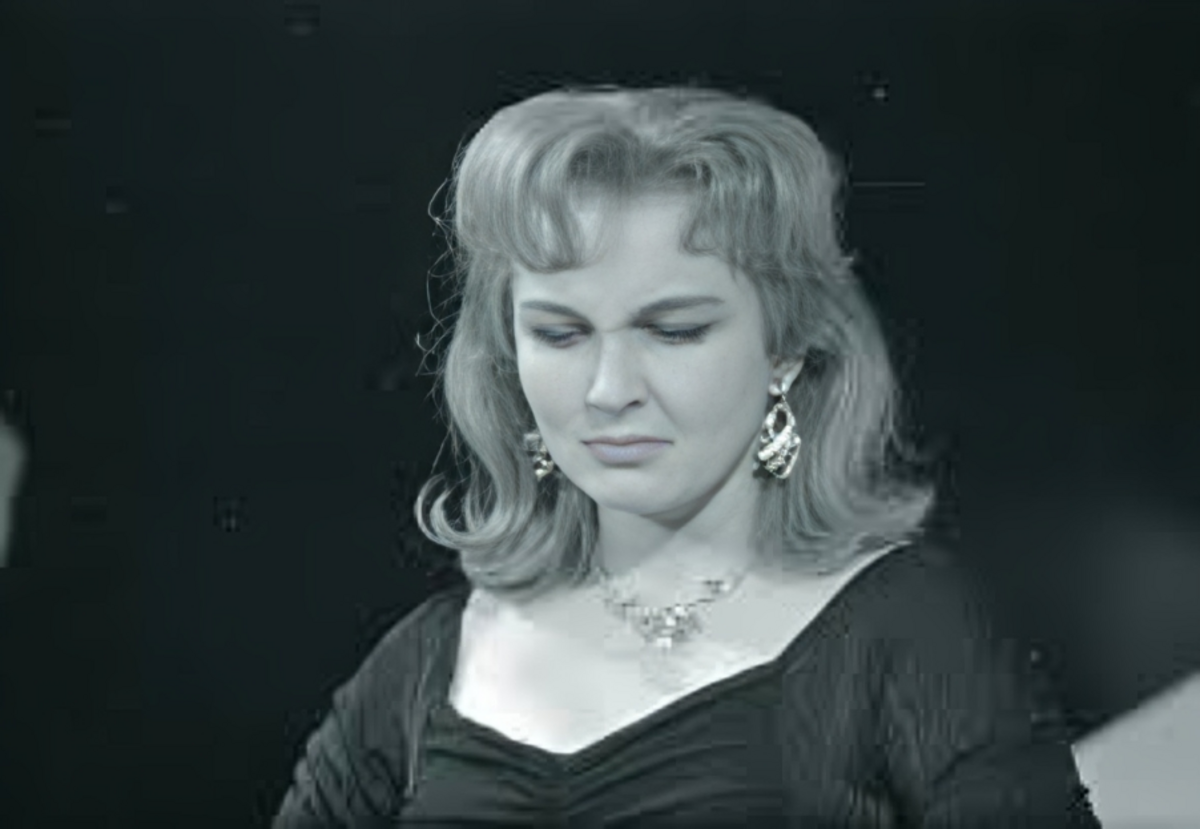 Зоя Зелинская в юности