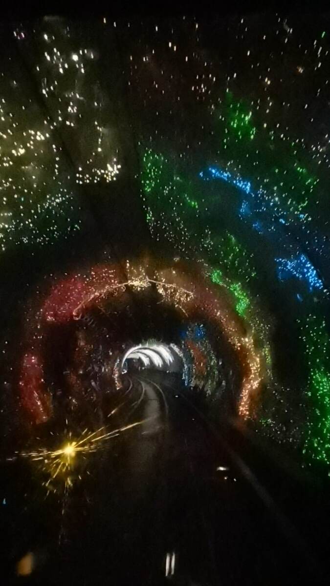 Под набережной Вайтань находится удивительный туннель...