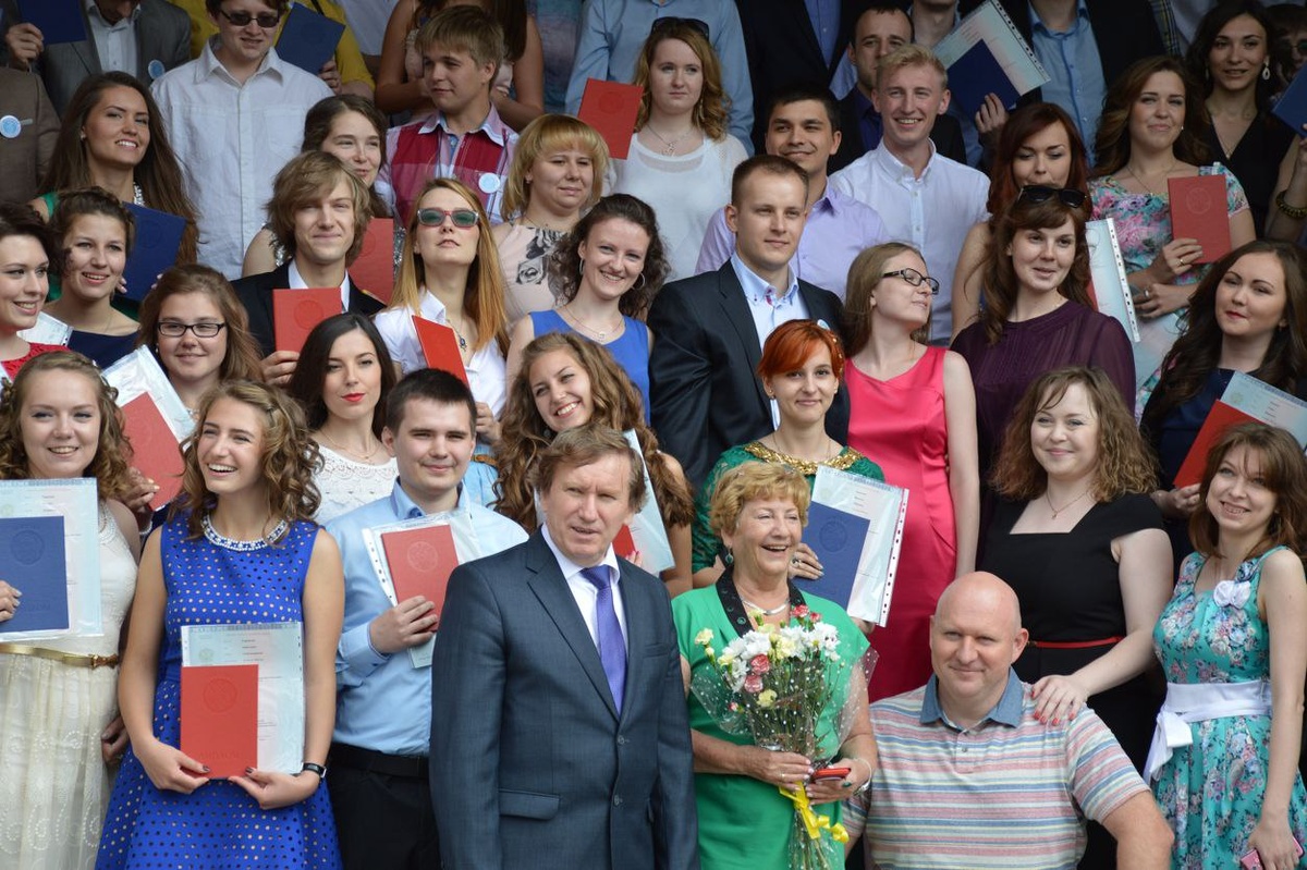 Вручение дипломов выпускникам ИСАУ университета "Дубна"