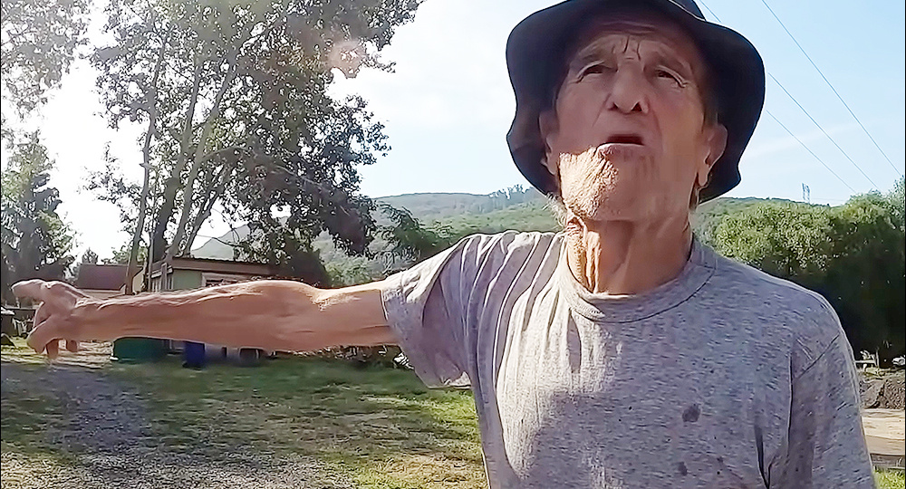 Германия - Фермер в деревне пустил переночевать. Старый немец показал, как живет