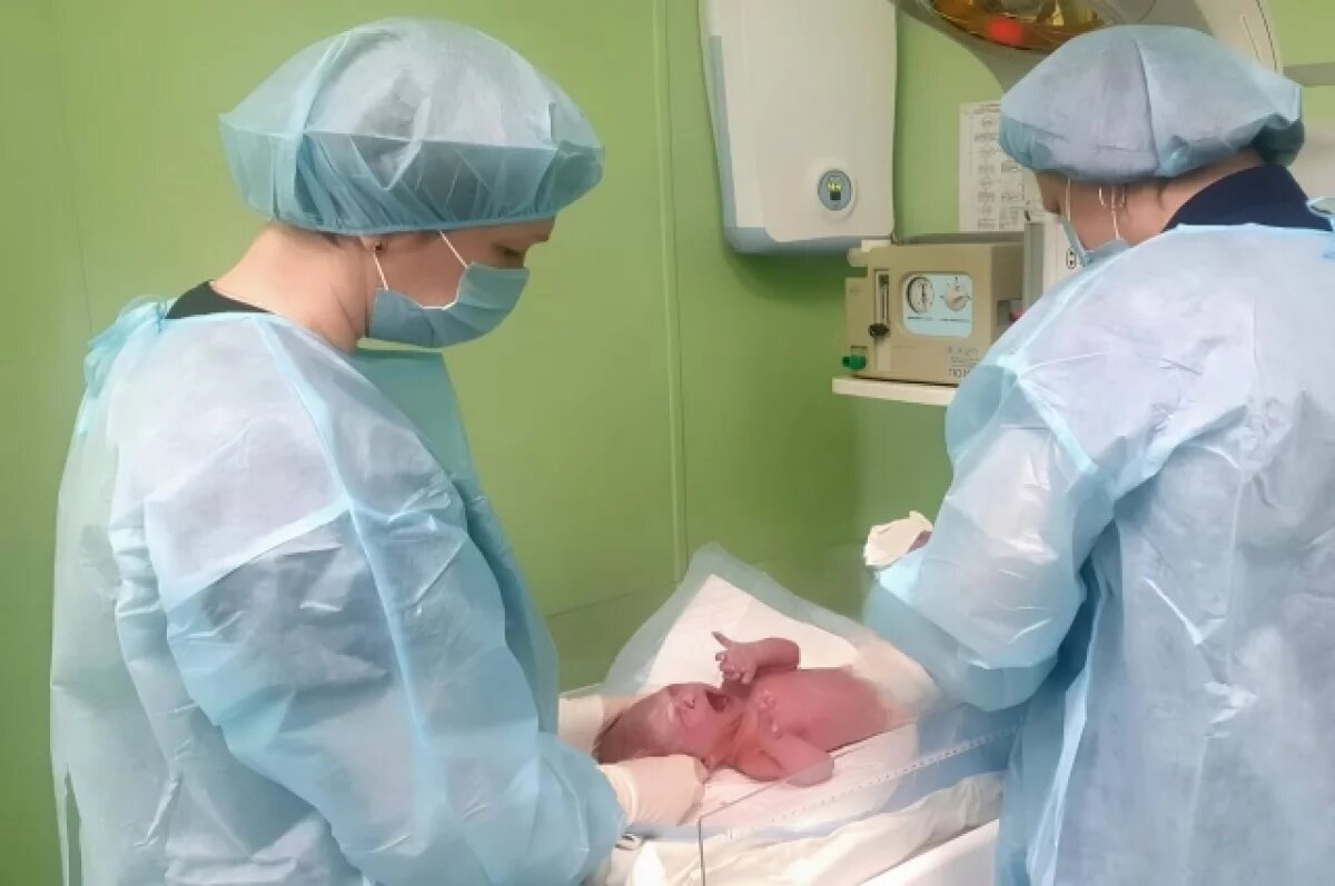    Медики успешно приняли роды у 42-летней женщины, раненной в грудь в Крокусе